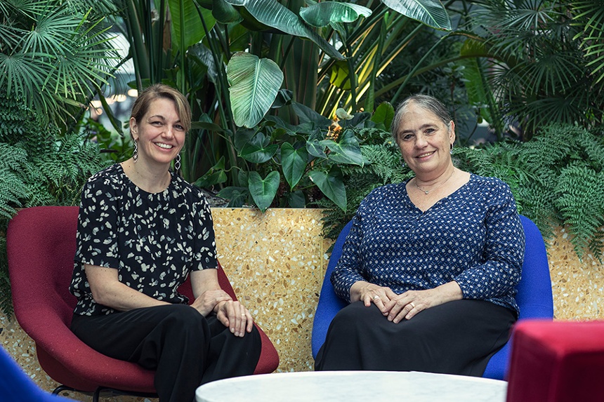 «Während der Trainingsphase nahmen soziale und autismusspezifische Schwierigkeiten signifikant ab», Dr. Maya Schneebeli (links), Psychologin und Klinische Wissenschaftlerin und Dr. Bettina Jenny, Leitende Psychologin.
